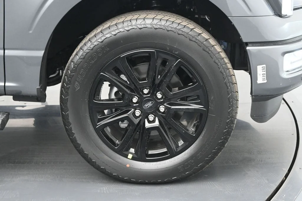 New 2026 Carbonized Gray Metallic Ford Platinum image 22