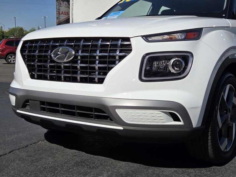 Used 2022 White Hyundai Limited image 8