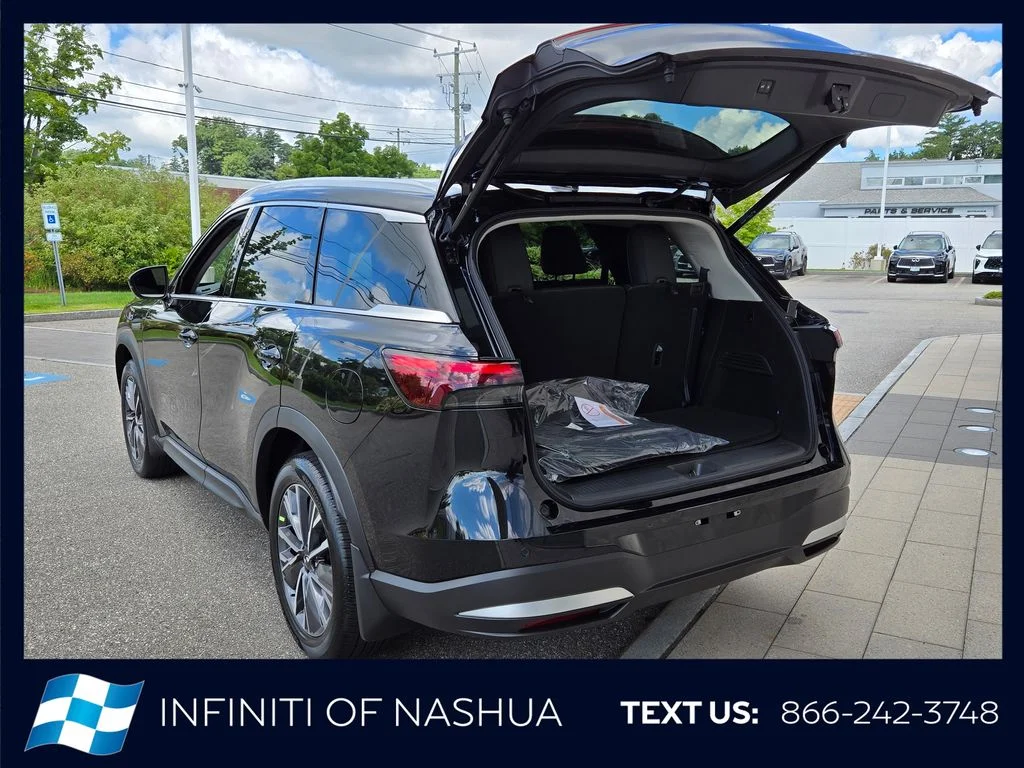 New 2027 MINERAL BLACK INFINITI Luxe AWD image 18