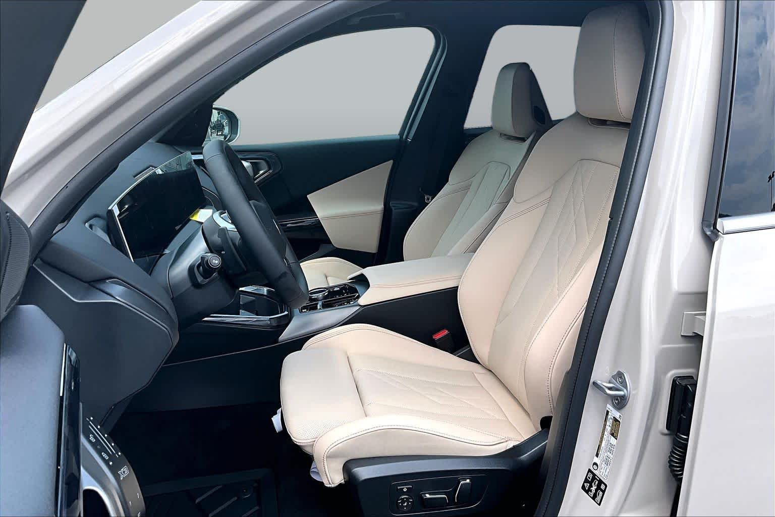 New 2026 Dune Grey Metallic BMW 30 xDrive image 9