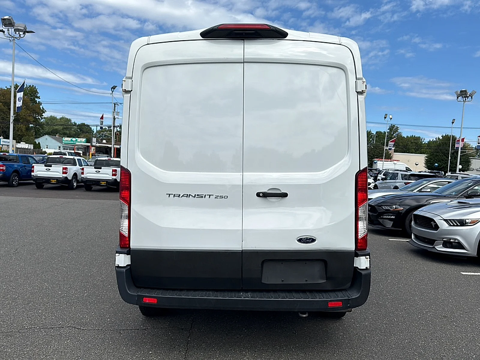 Used 2023 Oxford White Ford  image 3