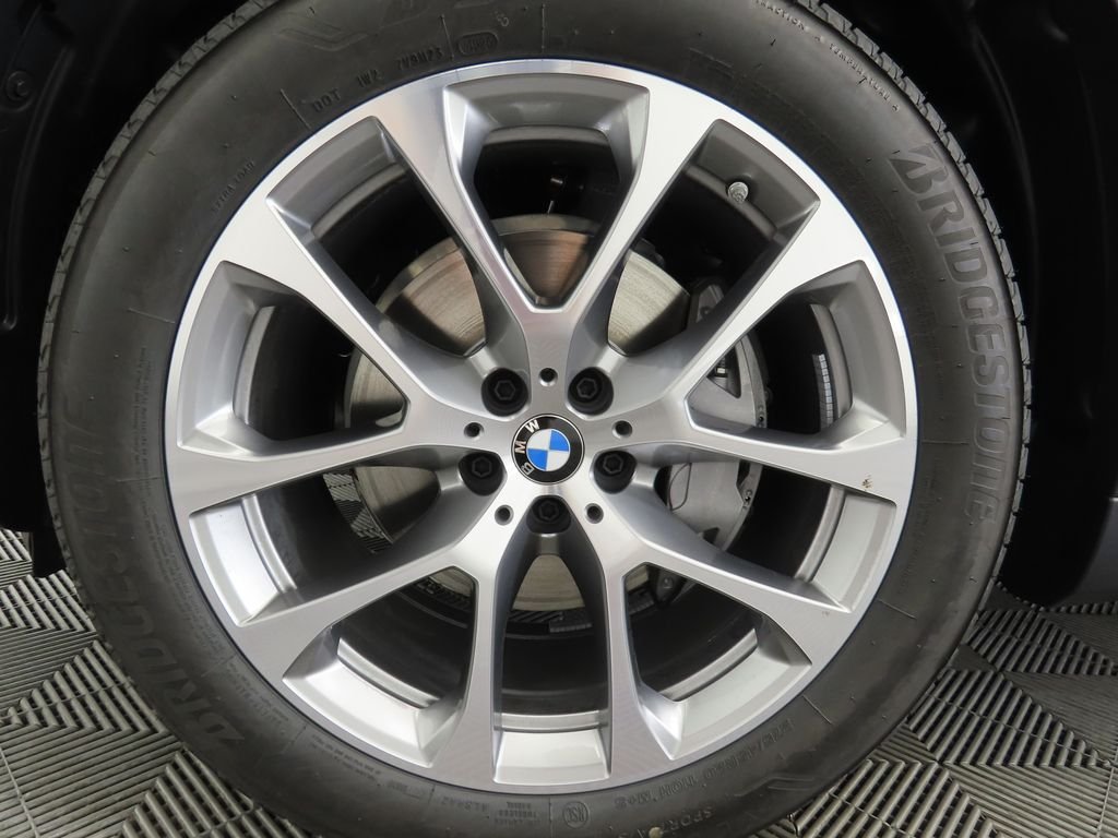 Used 2026 Green Metallic BMW xDrive40i image 30