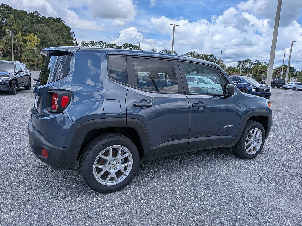 2023 Jeep Renegade Latitude - Photo 3