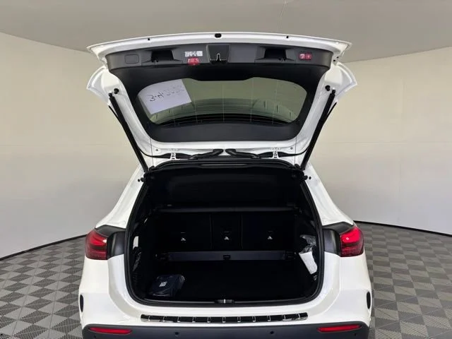 New 2026 Polar White Mercedes-Benz GLA 250 image 79