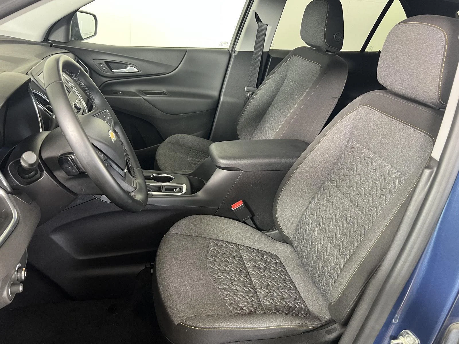Used 2024 Lakeshore Blue Chevrolet LT image 5