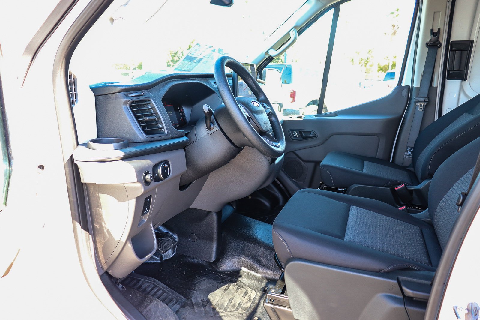 New 2027 Oxford White Ford Cargo Van image 19
