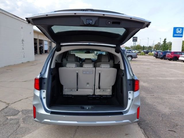 New 2026 Solar Silver Metallic Honda Touring image 36