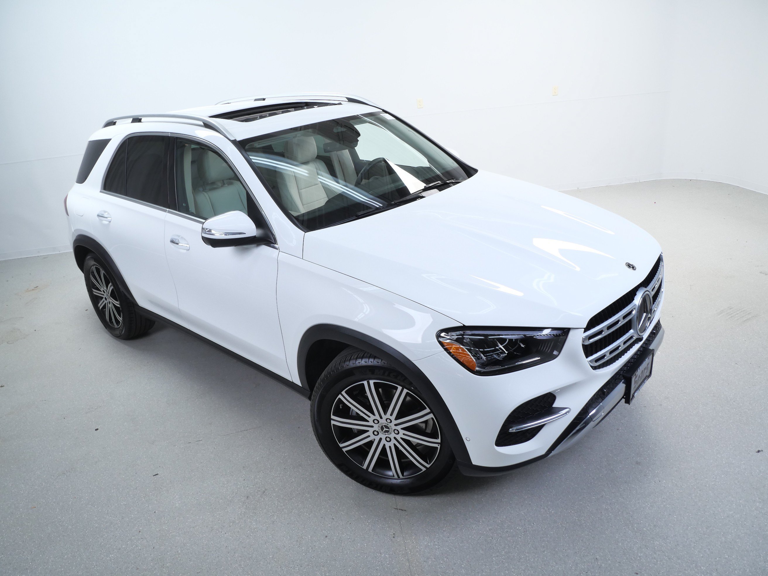 Certified Used 2026 Polar White Mercedes-Benz GLE 350 image 4