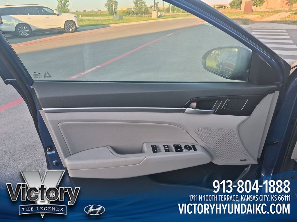 Used 2020 Blue Hyundai Limited image 10