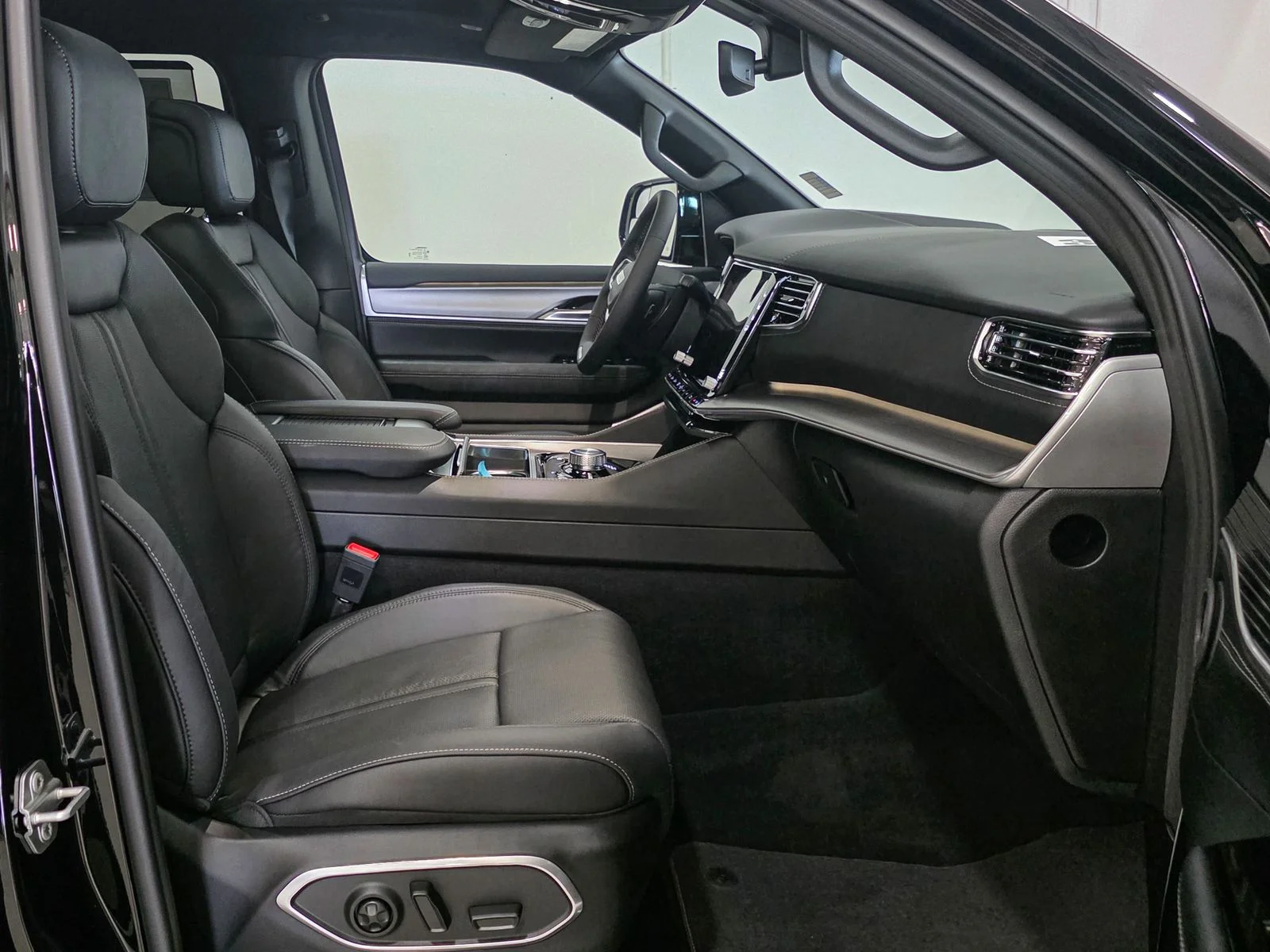 New 2026 High Gloss Black Jeep Limited Reserve image 21