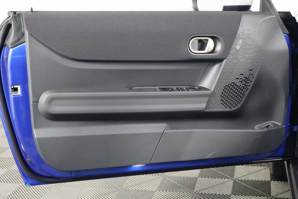New 2026 Blue Metallic MINI Signature Plus image 6