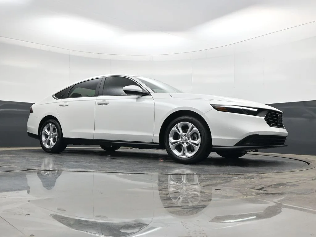 New 2026 Platinum White Pearl Honda LX image 36