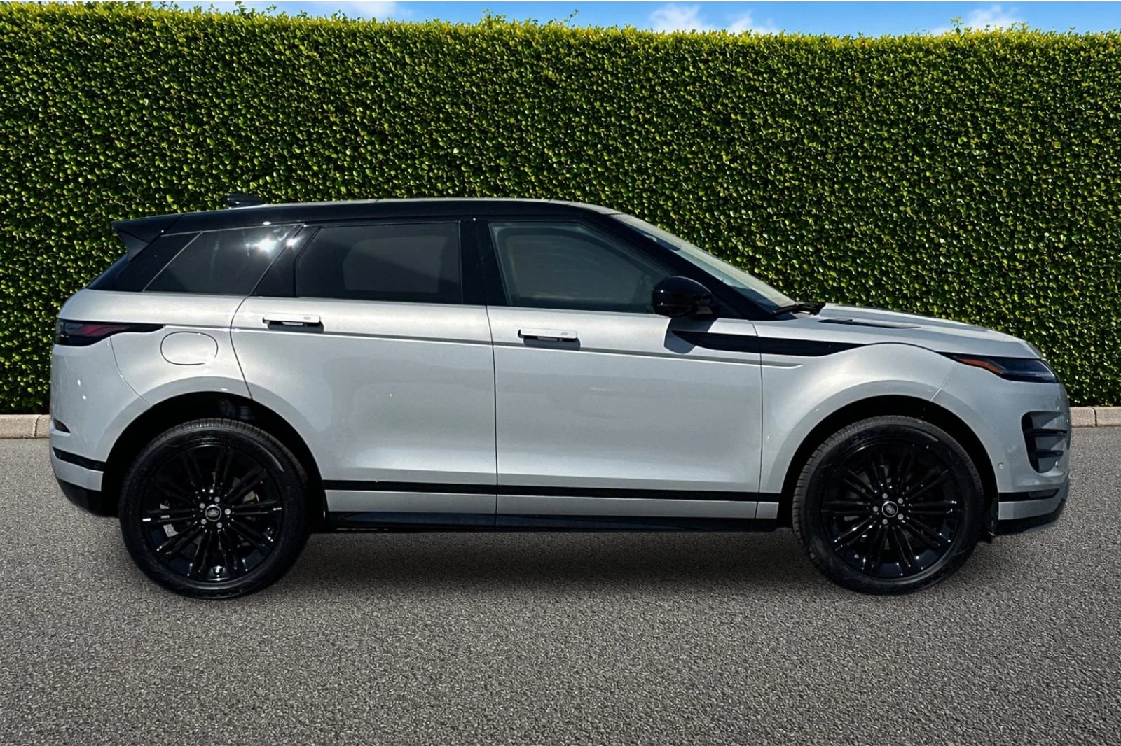 2026 Land Rover Range Rover Evoque Dynamic SE - Photo 7