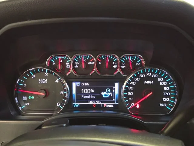 Used 2018 GRAPHITE METALLIC Chevrolet LT image 26