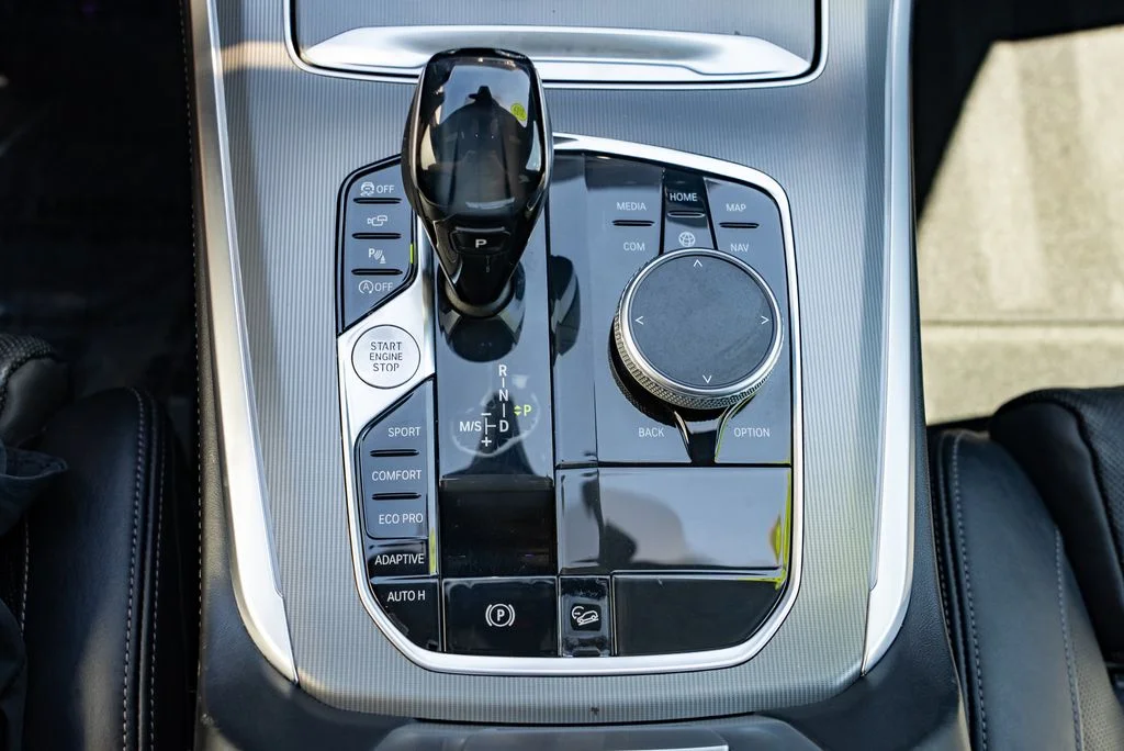 Used 2019 White BMW xDrive50i image 19