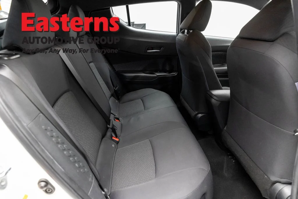 Used 2018 White Toyota XLE Premium image 23