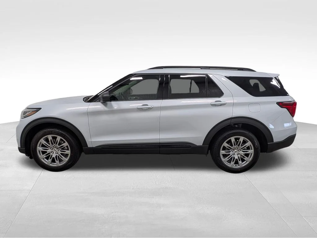 New 2026 Space White Metallic Ford Active image 1