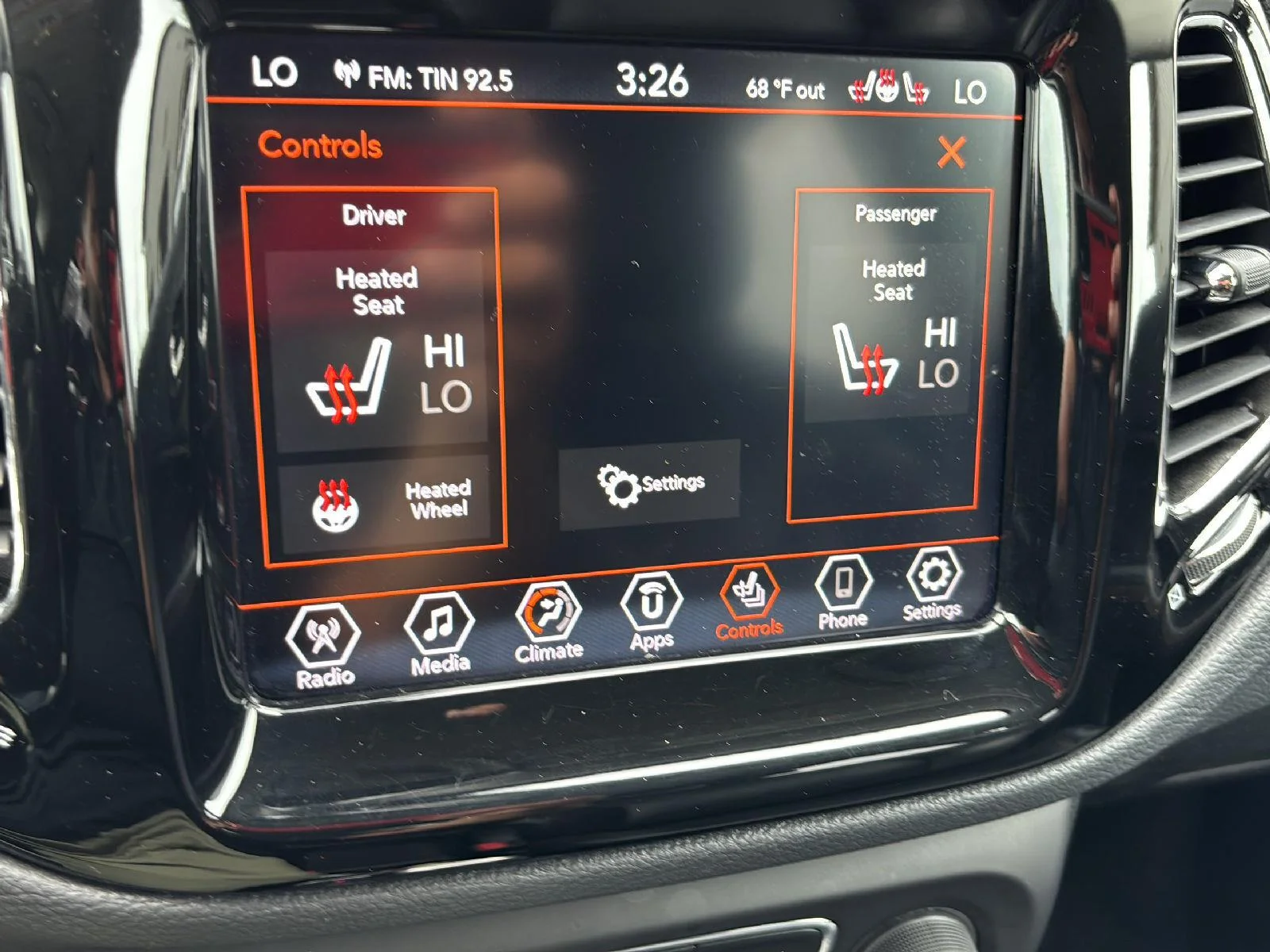 Used 2019 Gy Jeep Limited image 31
