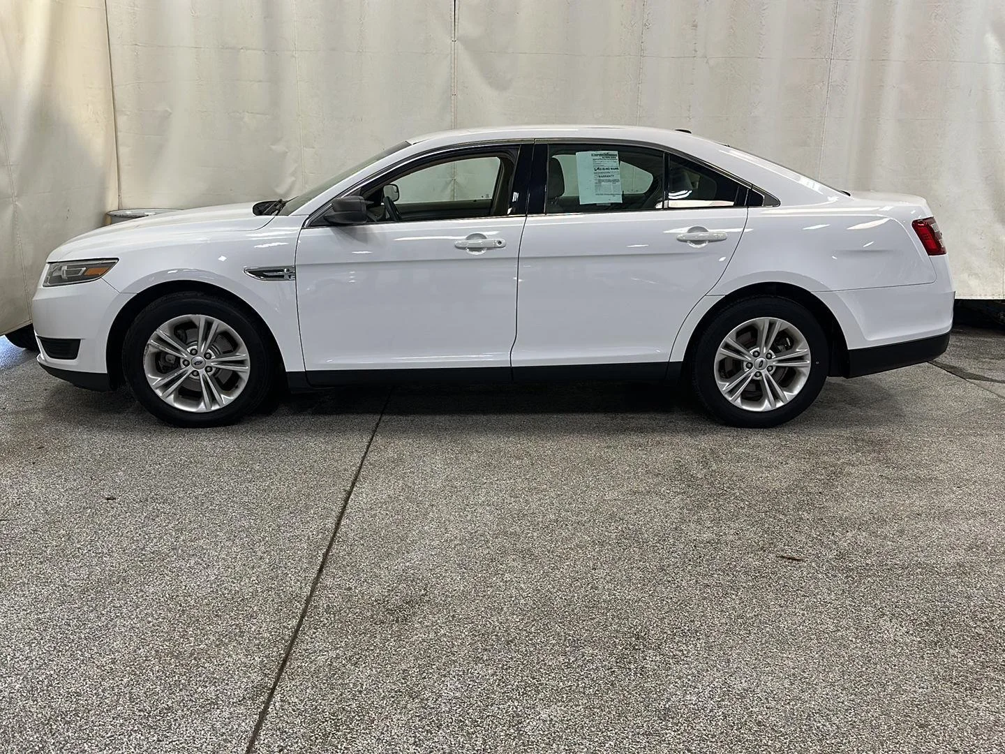 Used 2018 Ford Taurus SE with VIN 1FAHP2D85JG141204 for sale in Waconia, Minnesota