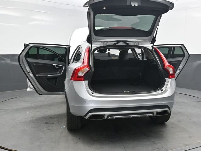 Used 2017 Silver Volvo T5 image 47