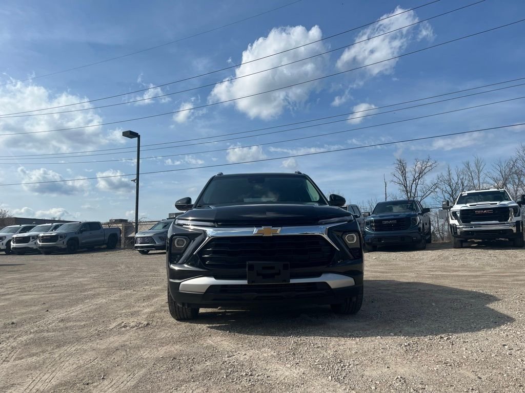 Used 2025 Black Metallic Chevrolet LT image 4