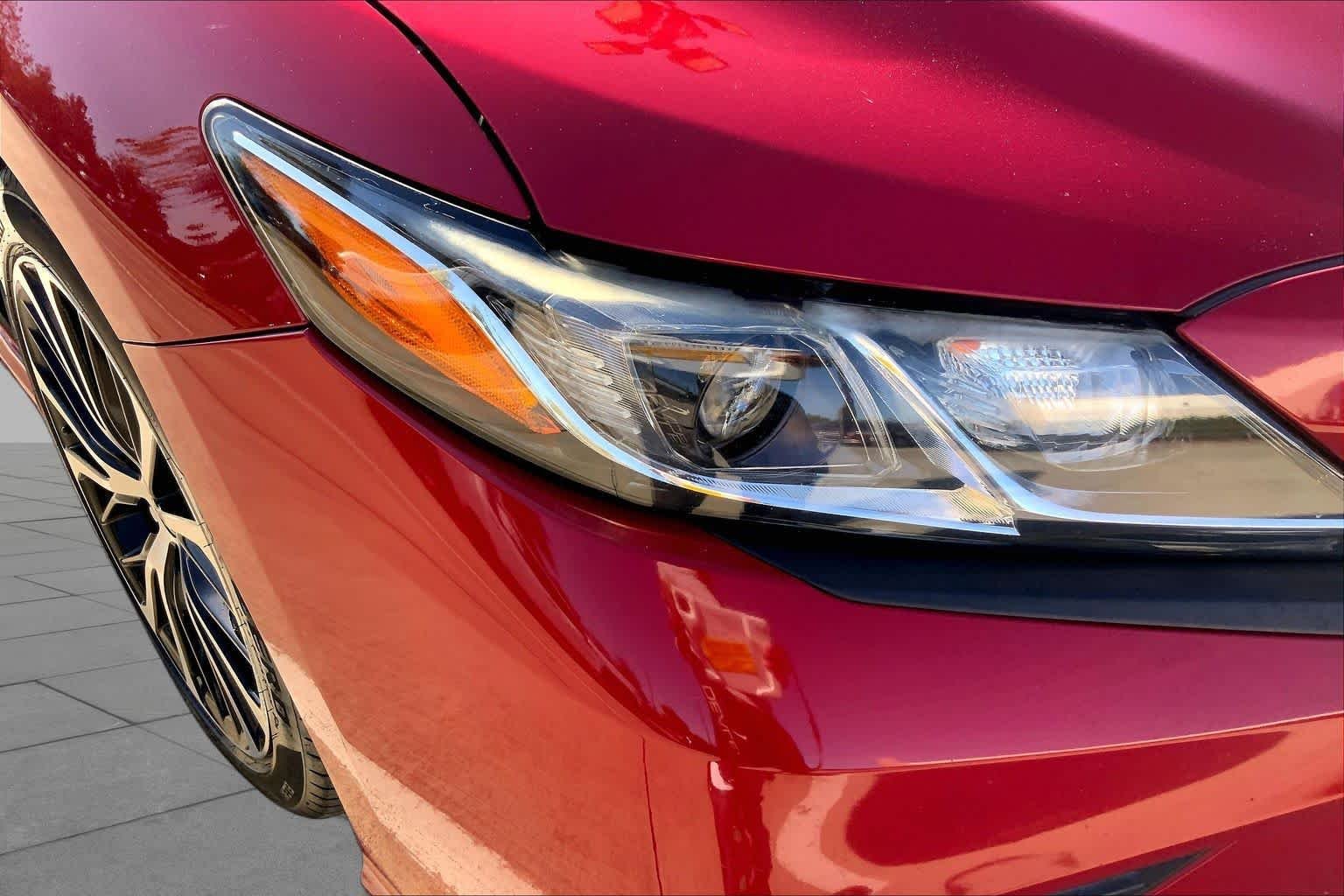 Used 2020 Supersonic Red Toyota SE image 28