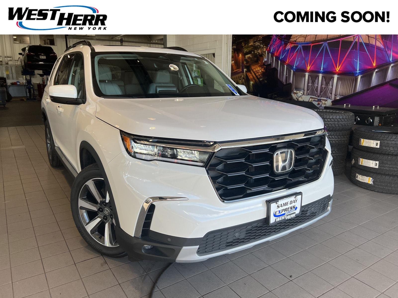 Used 2024 Platinum White Pearl Honda Touring image 1