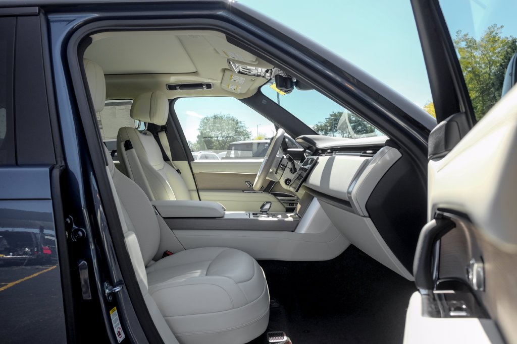New 2027 Varesine Blue Land Rover SE image 21