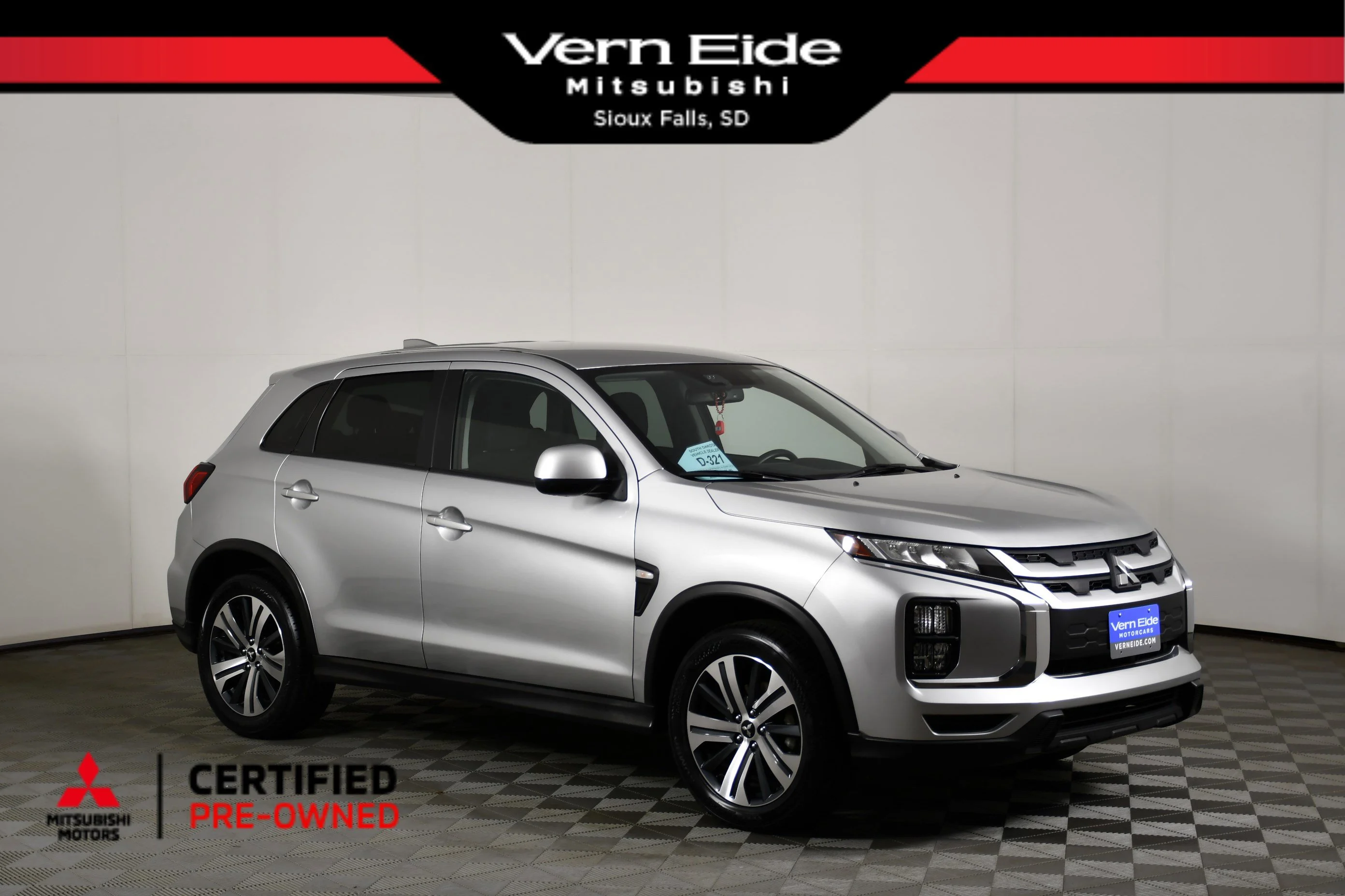Certified Used 2024 Gray Mitsubishi SE image 1