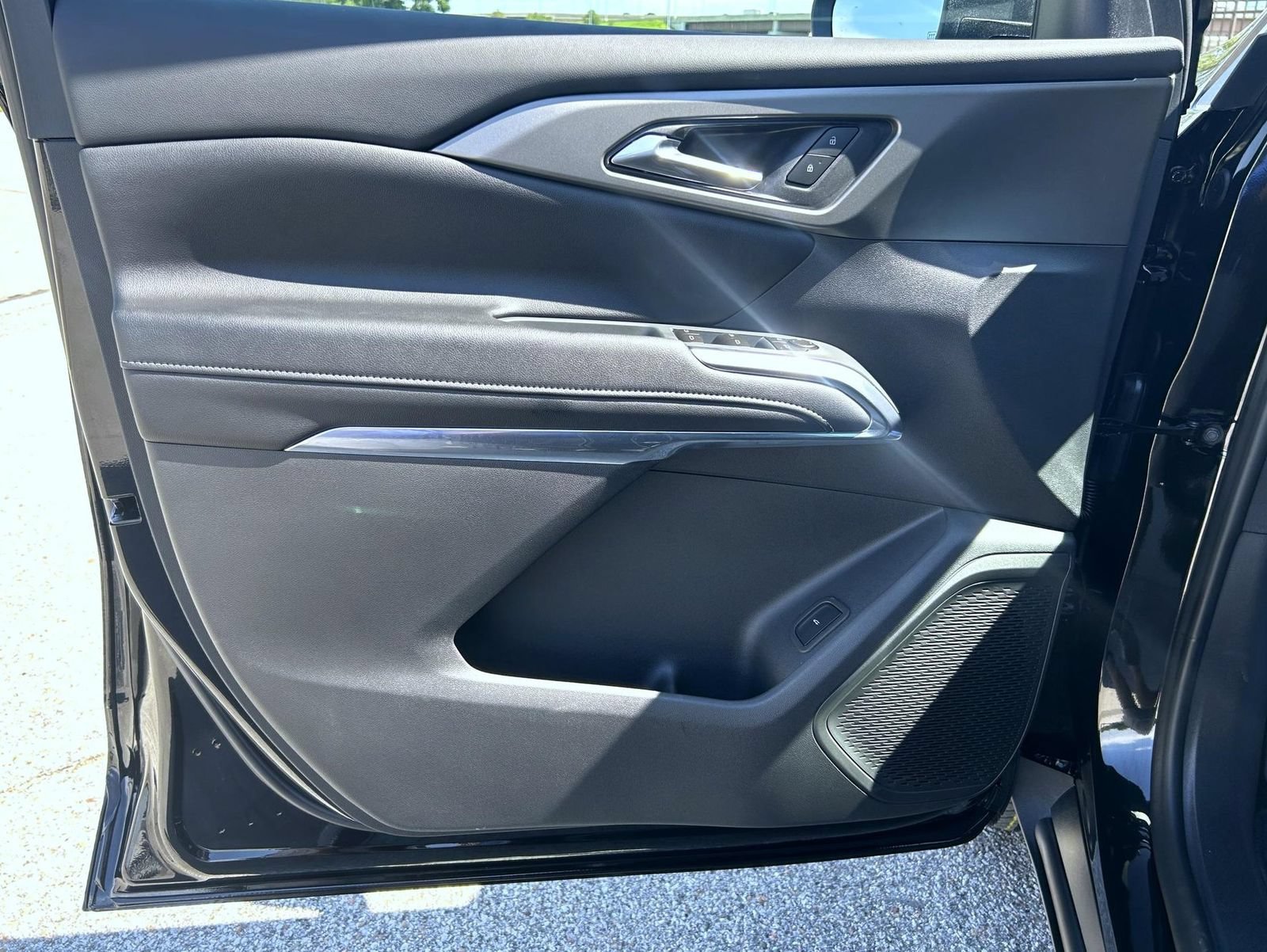 2027 Chevrolet Traverse LT - Photo 9
