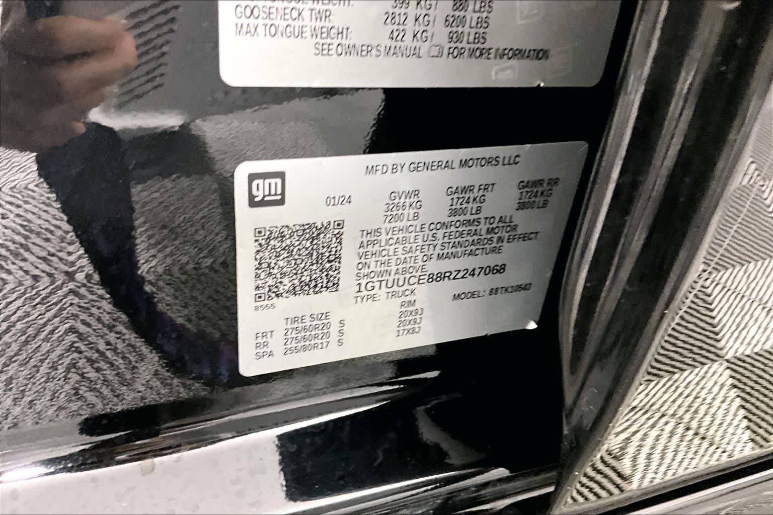 Used 2024 Onyx Black GMC Elevation image 37