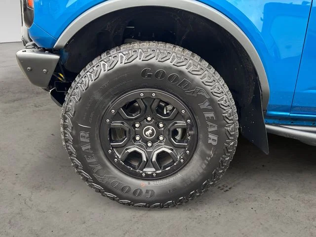 Used 2023 Velocity Blue Metallic Ford Wildtrak image 14