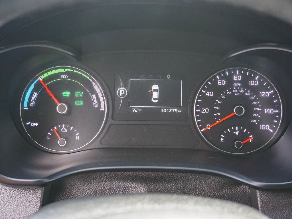 Used 2017 Gray Kia Base image 22