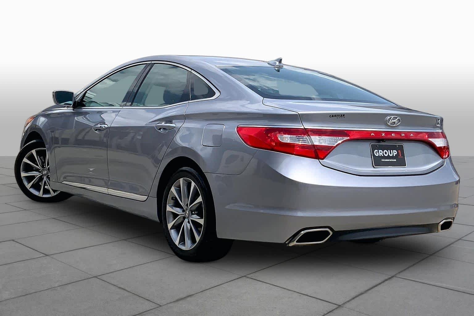 Used 2015 Pewter Gray Metallic Hyundai  image 10