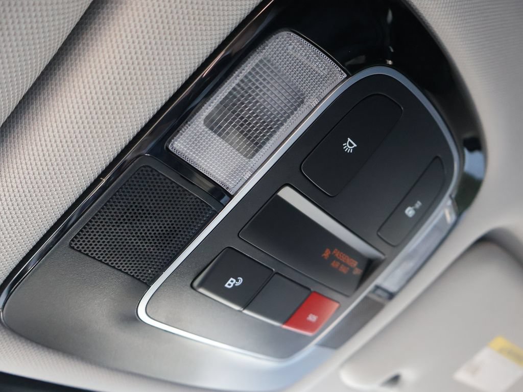 2025 Hyundai Sonata Hybrid SEL - Photo 39