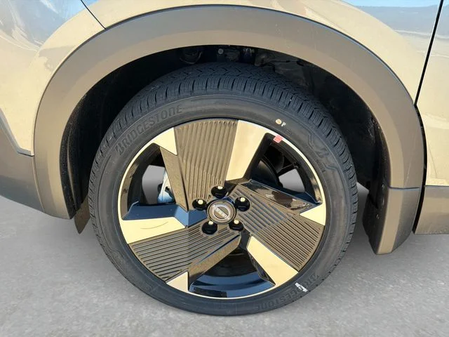 New 2026 Gray Nissan SR image 13