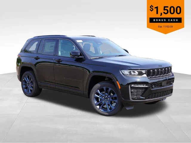 New 2026 Diamond Black Crystal Pearl-Coat Exterior Paint Jeep Limited image 1