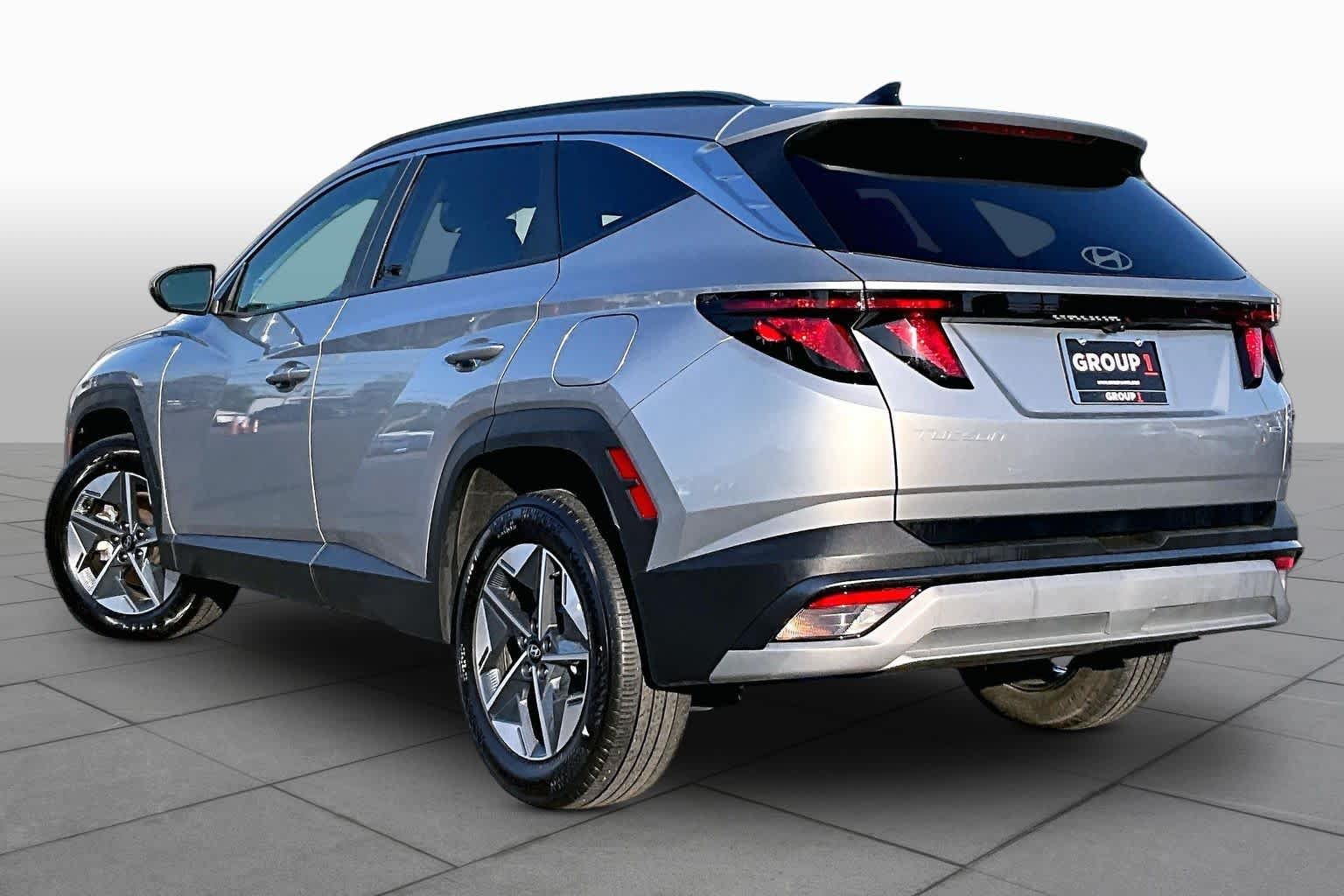 Used 2025 Shimmering Silver Hyundai SEL image 12