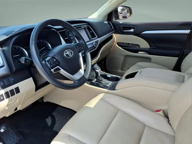 2019 Toyota Highlander XLE - Photo 10