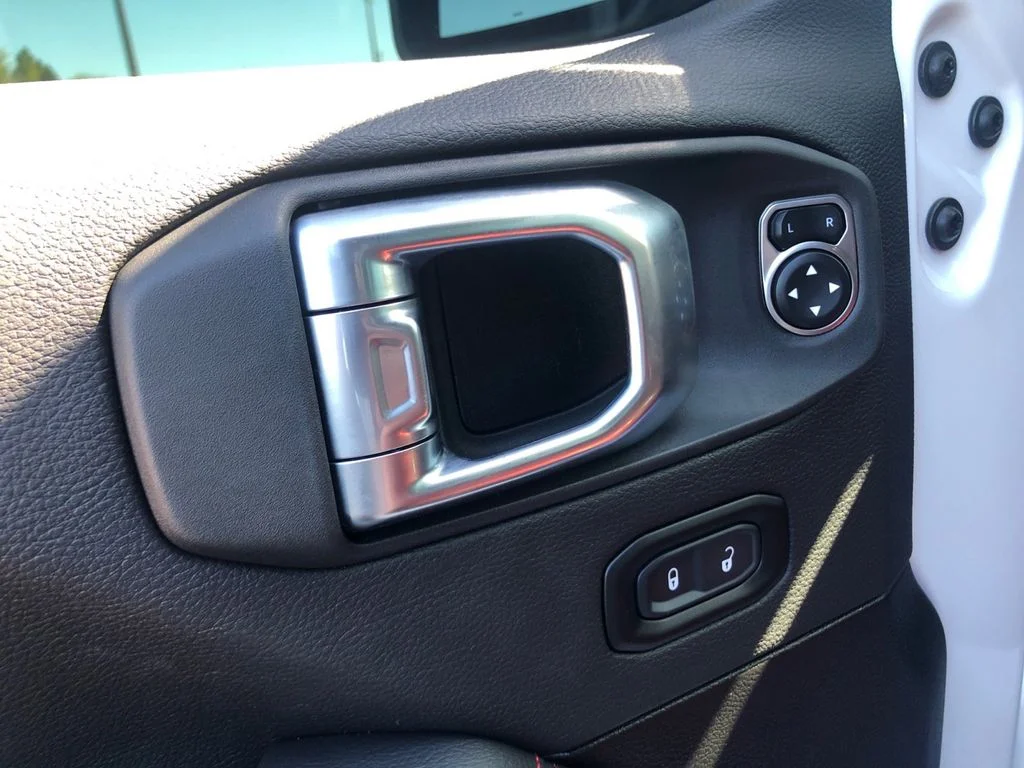Used 2023 White Jeep Rubicon 392 image 28