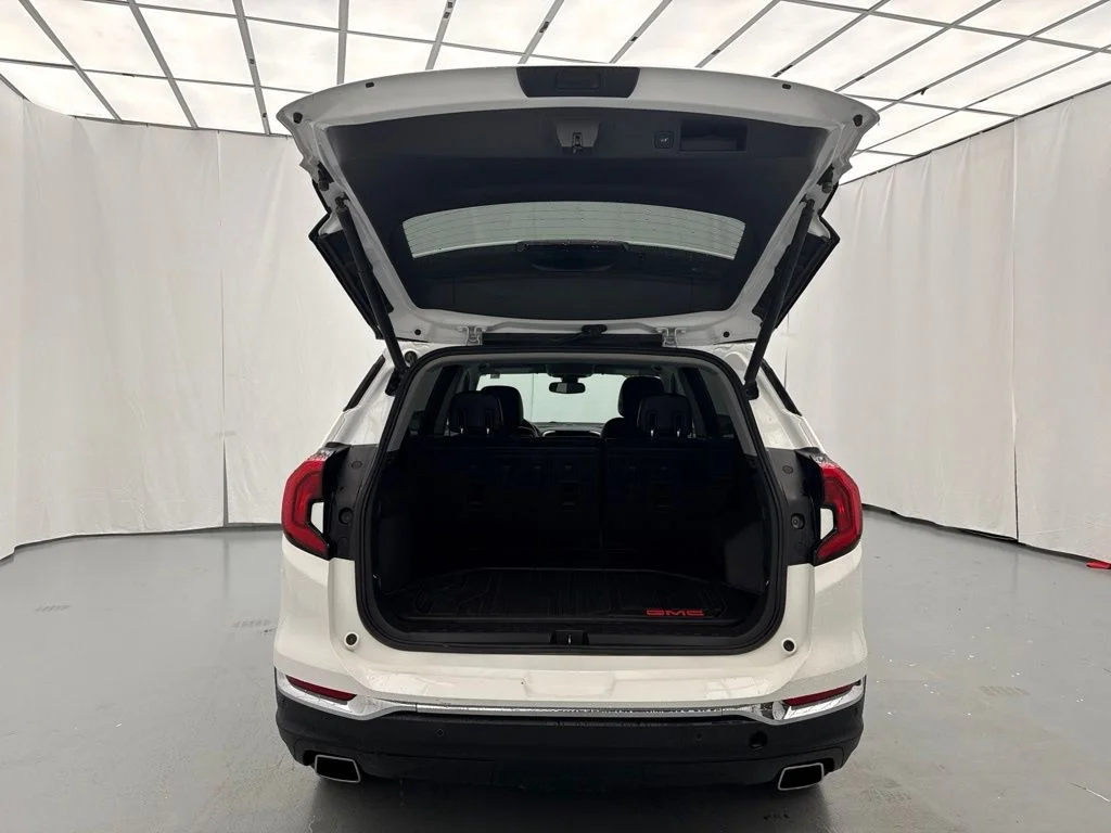 Used 2020 White GMC SLT image 10