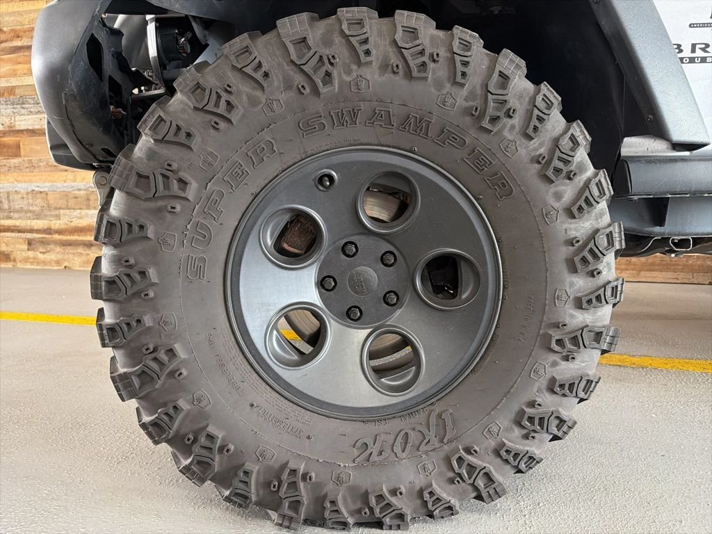 Used 2014 Billet Metallic Clearcoat Jeep Unlimited Rubicon image 4