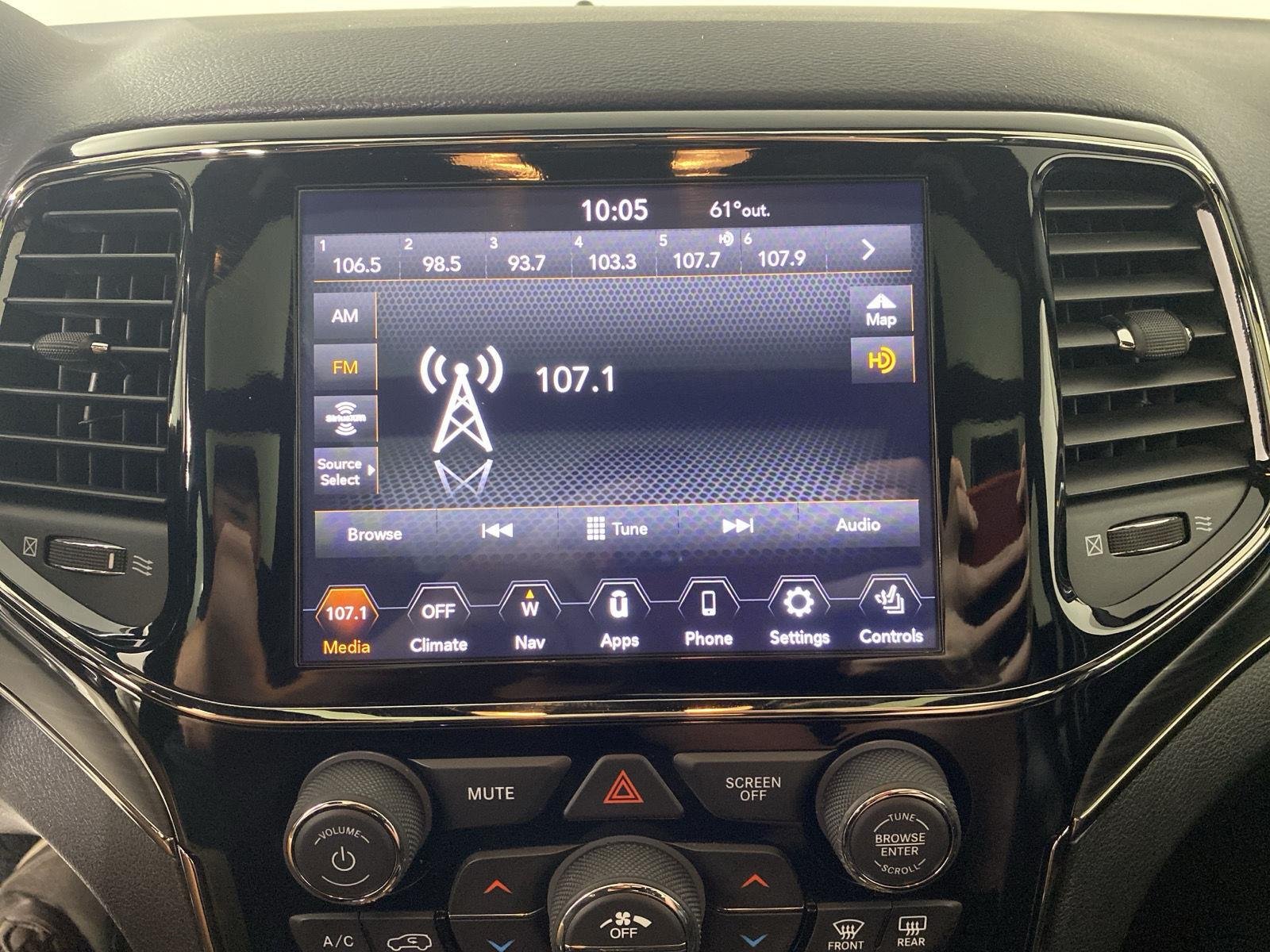 Used 2020 Bright White Clearcoat Jeep Limited X image 25