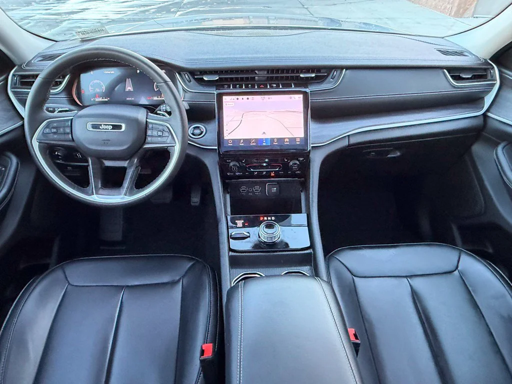 Used 2024 Silver Jeep Limited image 13