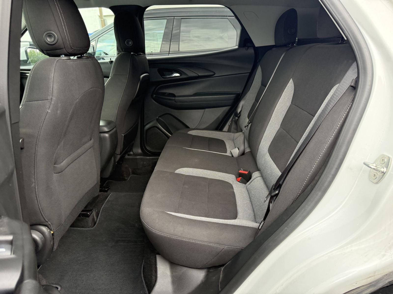 Used 2024 Summit White Chevrolet LT image 7