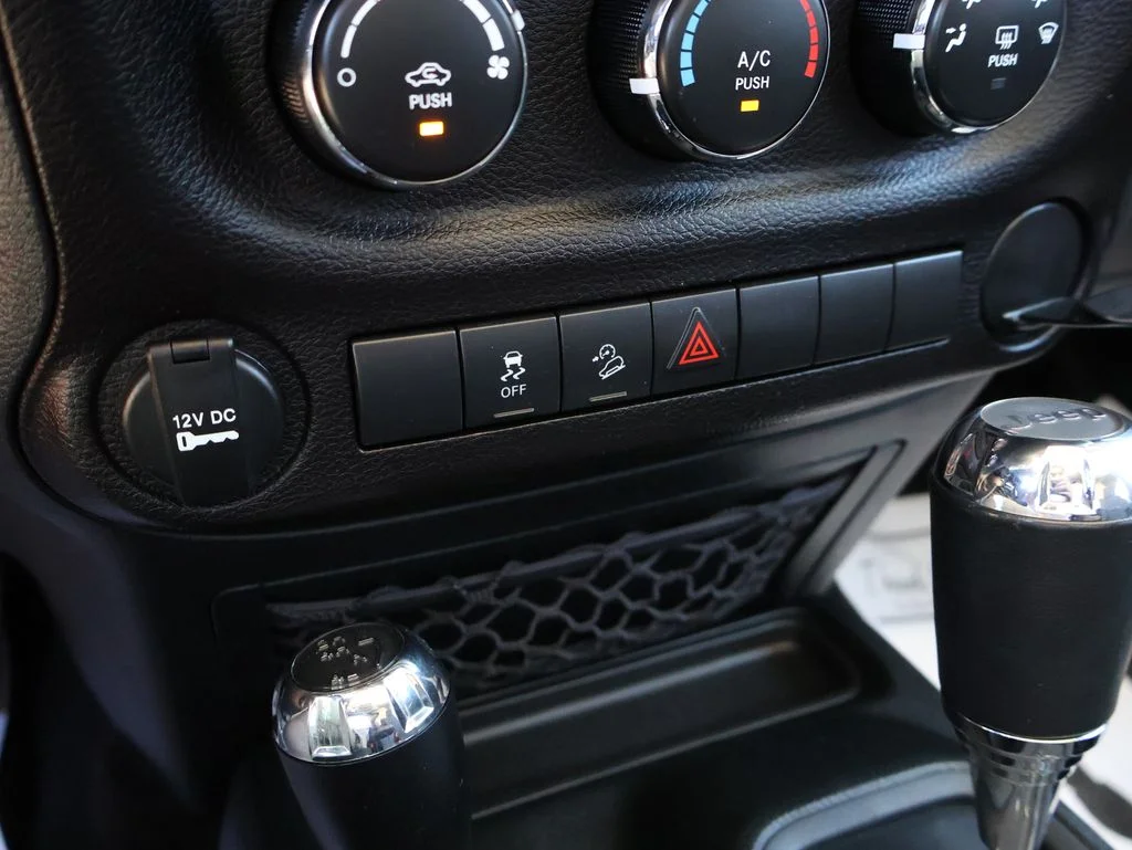 Used 2017 White Jeep Sport image 29