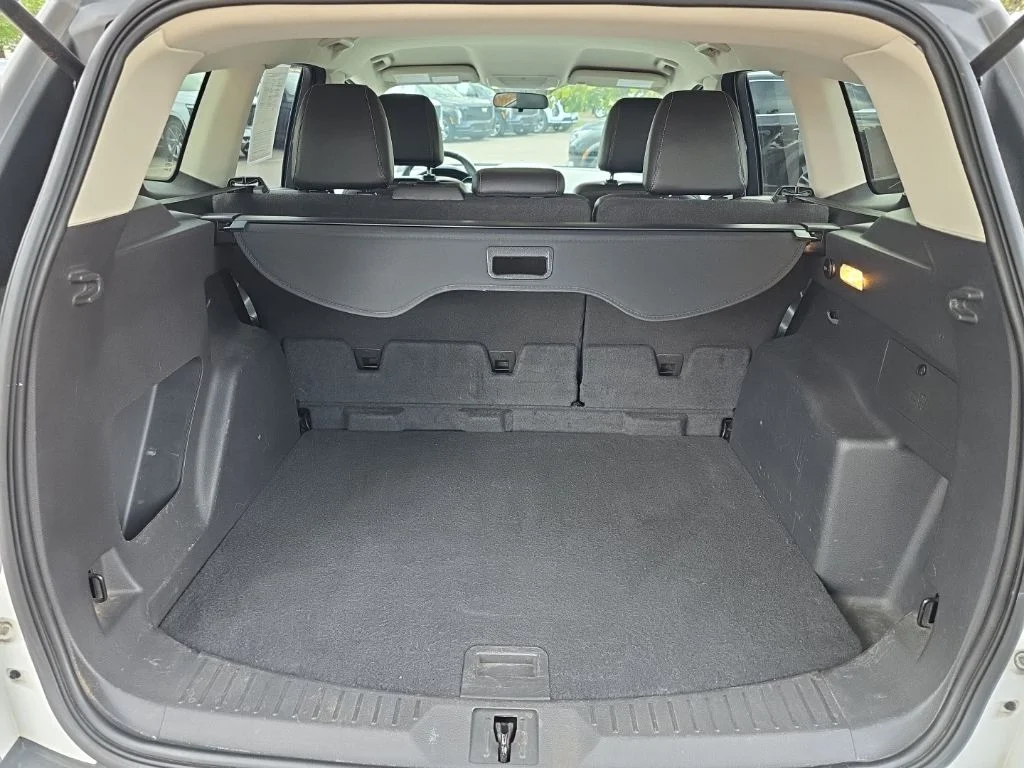 Used 2015 Oxford White Ford SE image 19