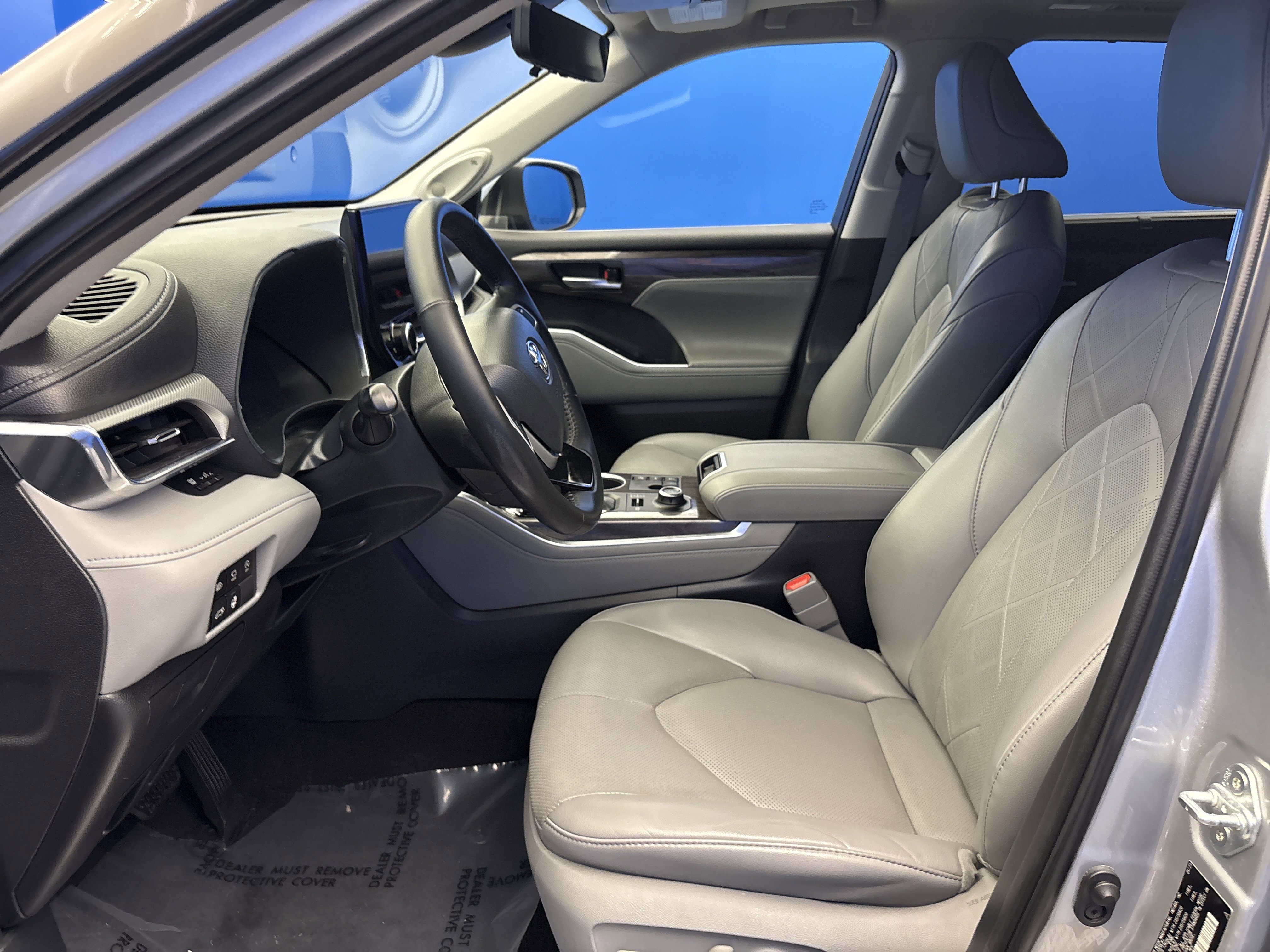 Used 2023 Celestial Silver Metallic Toyota Platinum image 12