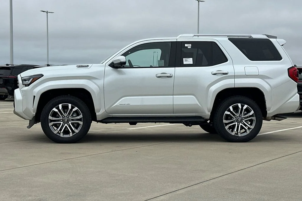 New 2026 Wind Chill Pearl <sup>1</sup> Toyota 4Runner Limited image 7