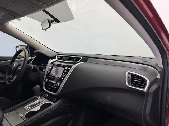 Used 2016 Cayenne Red Metallic Nissan S image 38